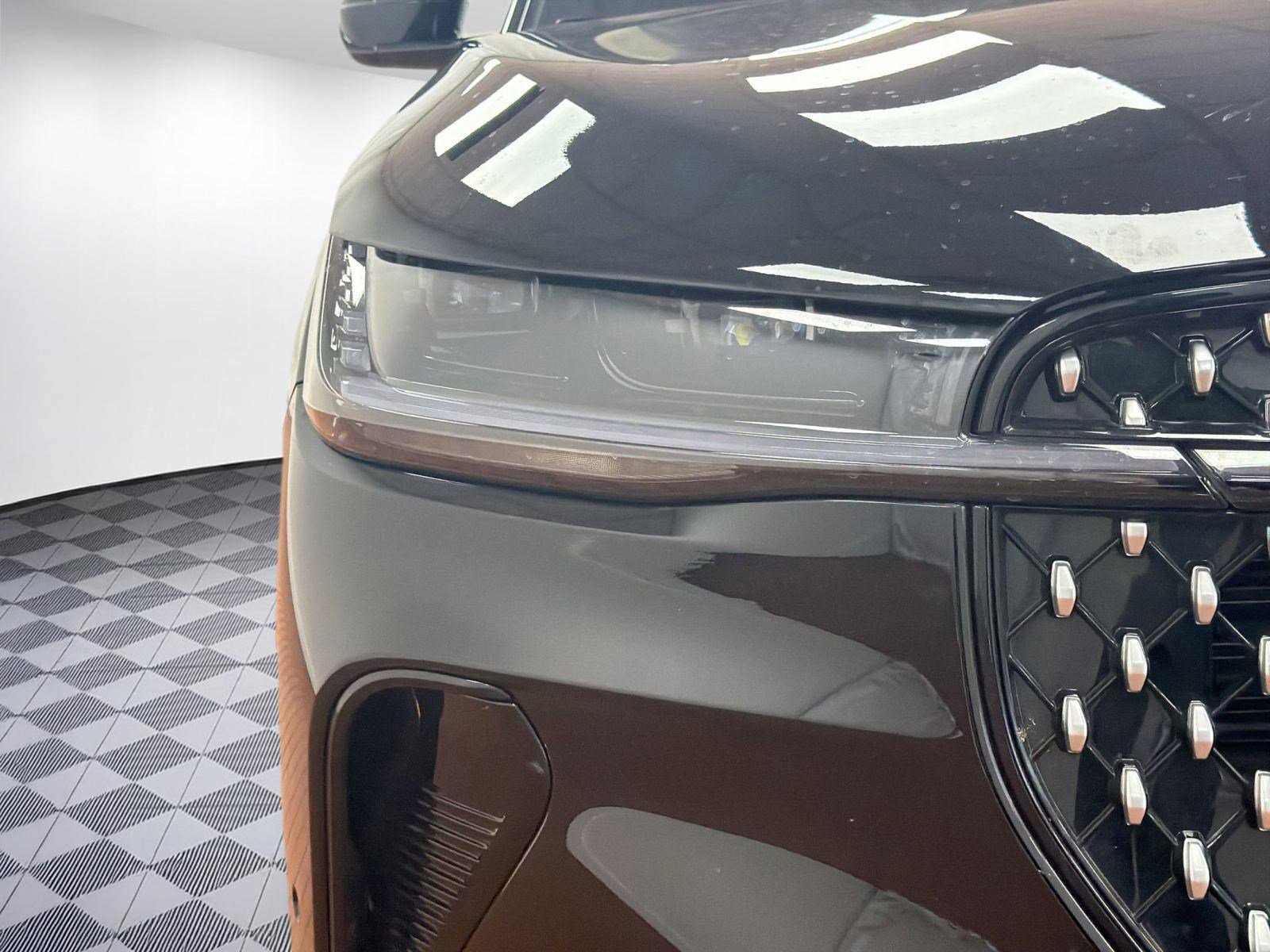 Used 2024 Lincoln Nautilus Reserve w/ Equipment Group 203A image 9