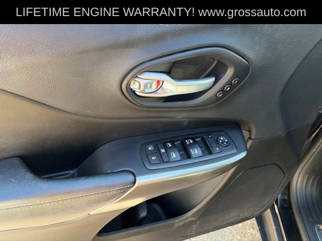 Used 2019 Jeep Cherokee Limited AWD/4WD image 15