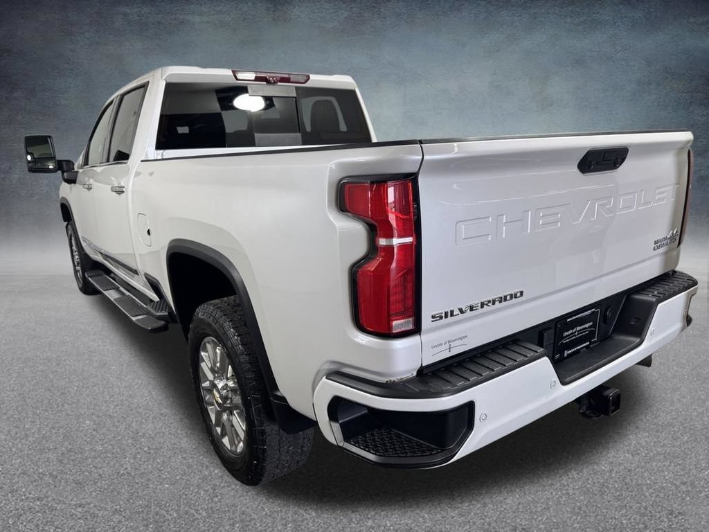 Used 2024 Chevrolet Silverado 2500 High Country w/ Technology Package AWD/4WD image 4