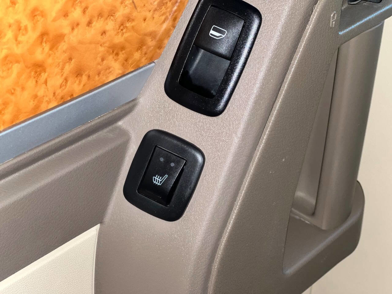 Used 2008 Chrysler Town & Country Limited w/ Trailer Tow Group image 17