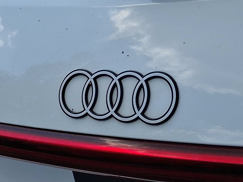 Used 2024 Audi Q8 e-tron Premium Plus AWD/4WD image 32