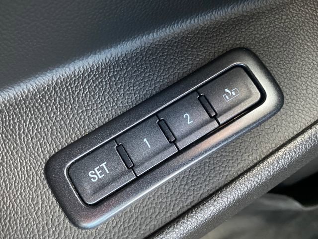 Used 2017 Chevrolet Suburban LT w/ Luxury Package AWD/4WD image 36