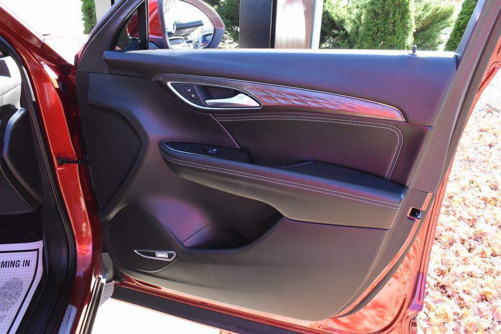 Used 2023 Buick Envision Avenir AWD/4WD image 46