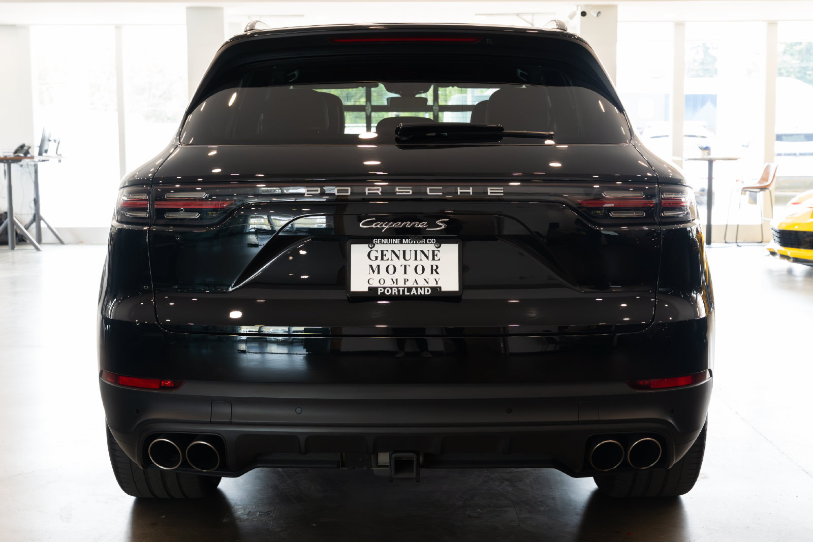 Used 2023 Porsche Cayenne S AWD/4WD image 5