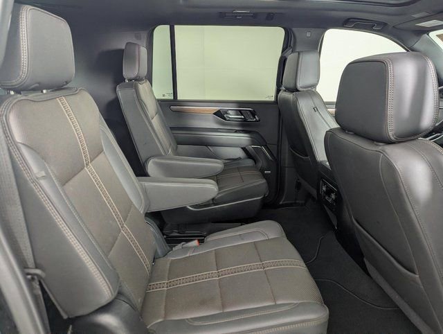 Used 2025 Chevrolet Suburban High Country w/ Sun And Tow Package AWD/4WD image 20