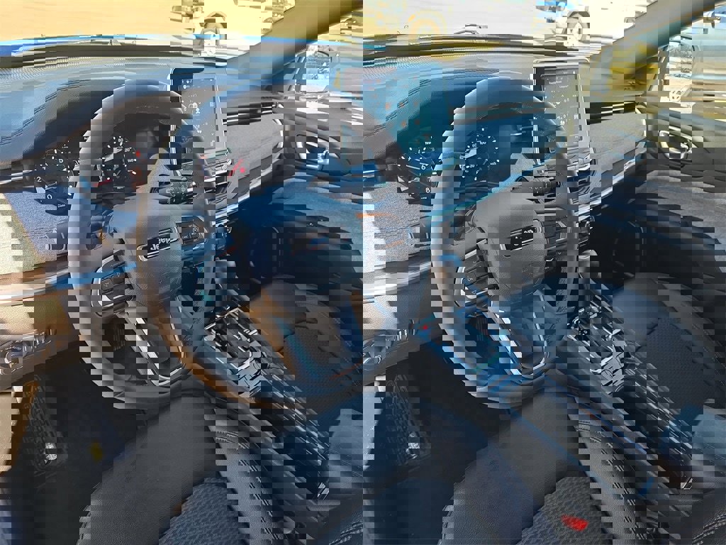 Used 2025 Jeep Compass Latitude image 15