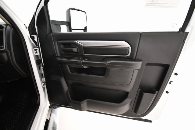 Used 2020 RAM 3500 Tradesman image 21