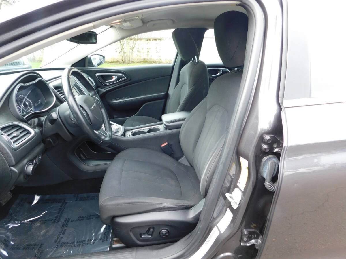 Used 2015 Chrysler 200 Limited w/ Convenience Group FWD image 6