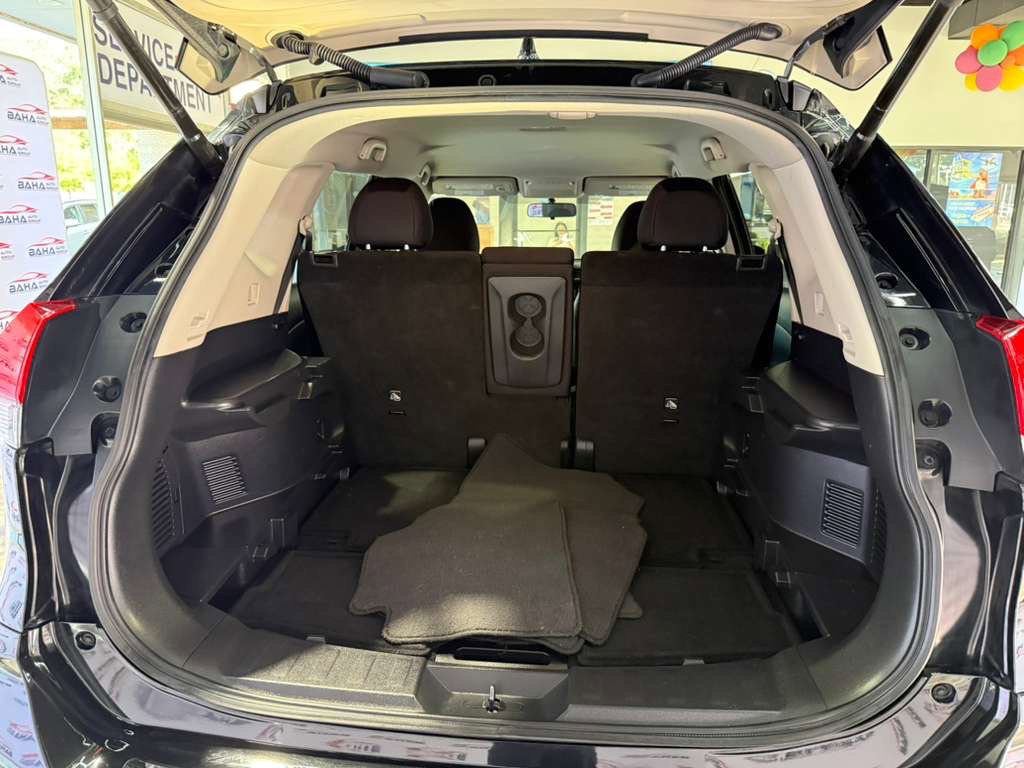 Used 2018 Nissan Rogue SV image 38