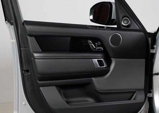 Used 2020 Land Rover Range Rover HSE image 26