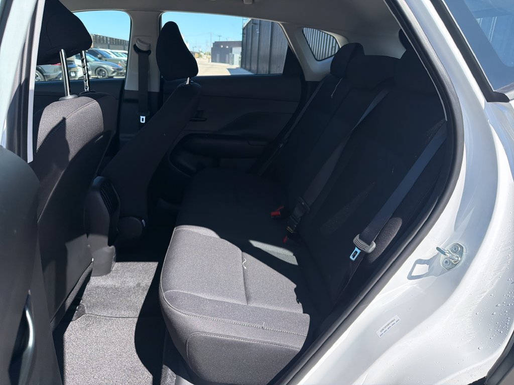 New 2027 Hyundai Kona SE FWD image 19