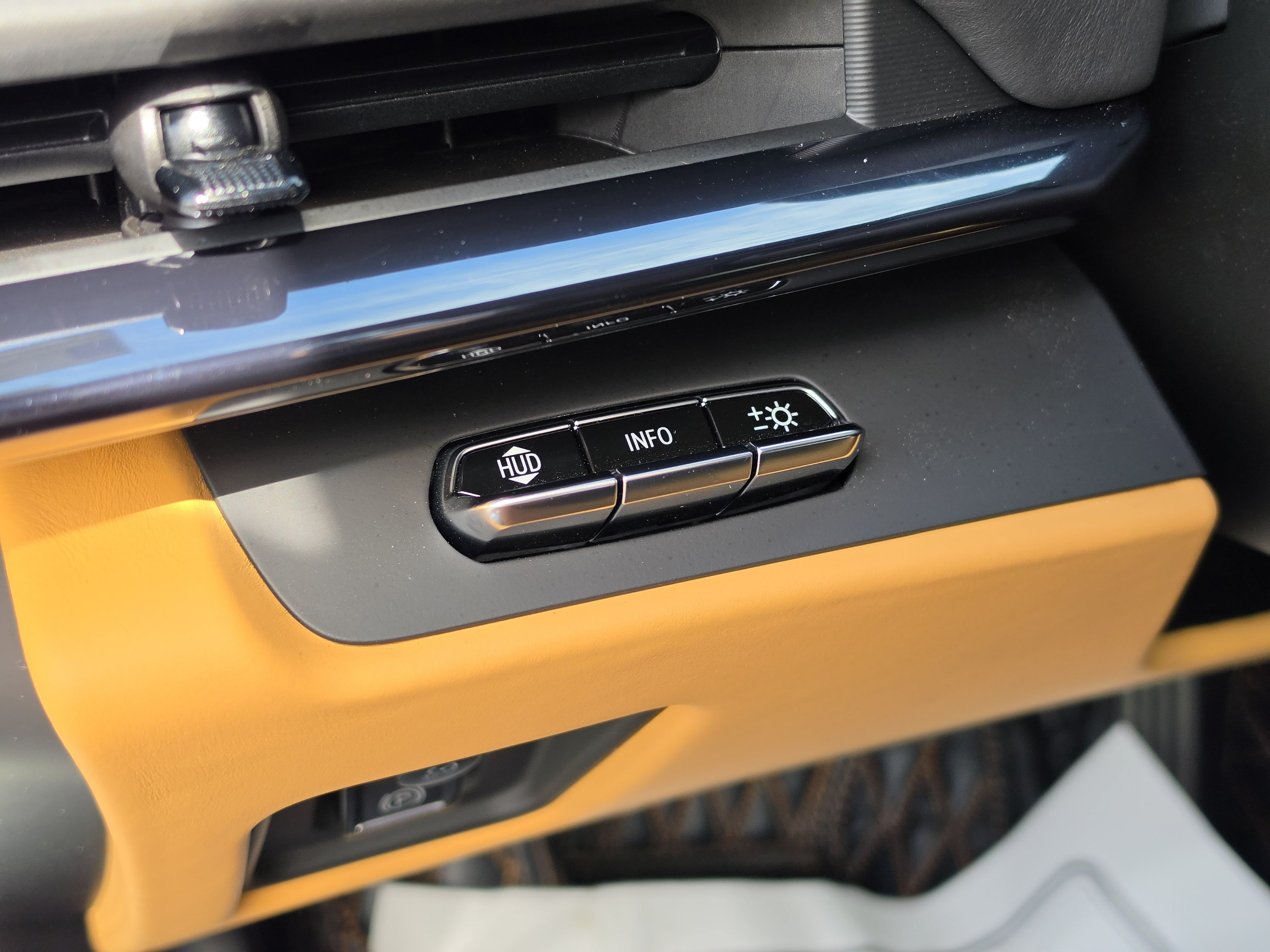 Used 2023 Chevrolet Corvette Stingray Premium Conv w/ Z51 Performance Package RWD image 31