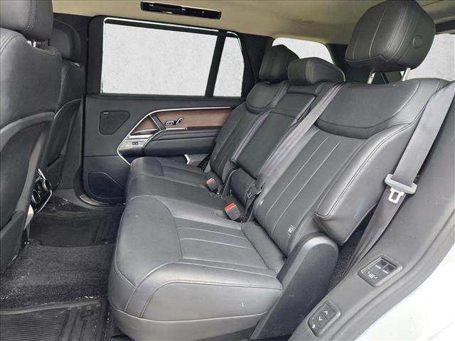 Used 2025 Land Rover Range Rover Long Wheelbase SE AWD/4WD image 18