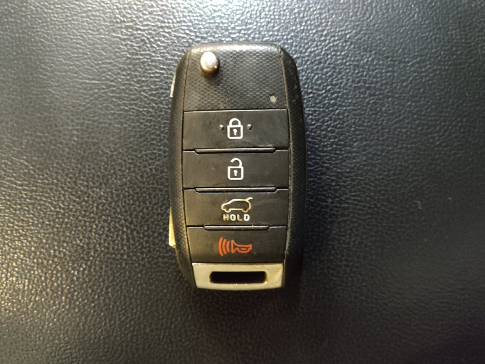 Used 2016 Kia Sorento LX image 32