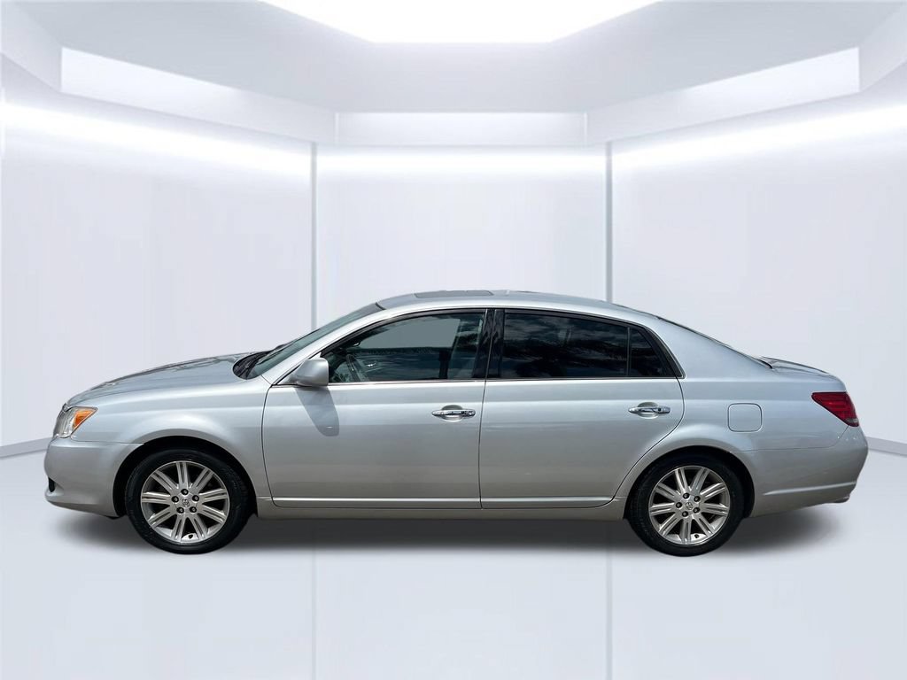 Used 2009 Toyota Avalon Limited FWD image 2