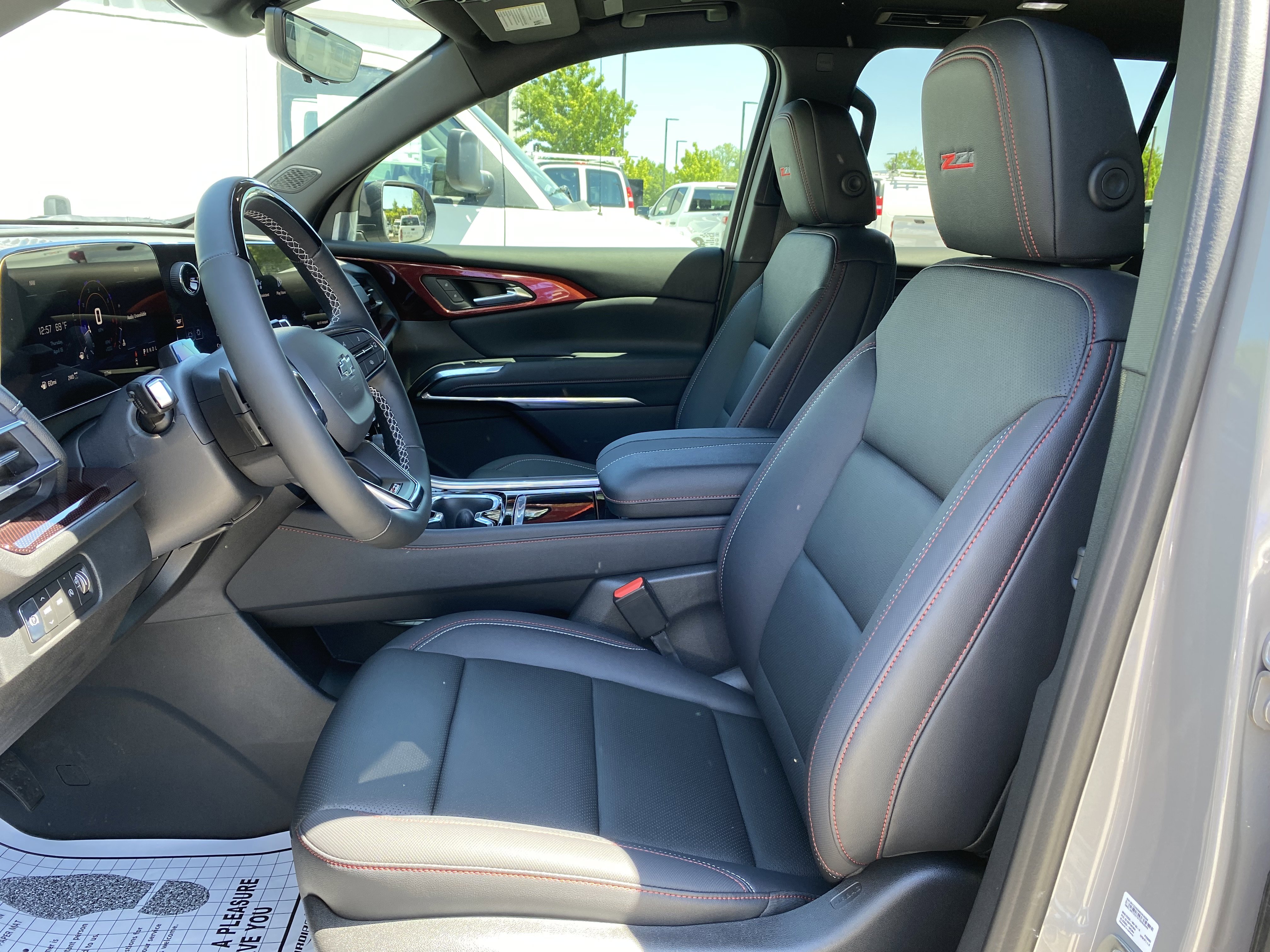 New 2026 Chevrolet Traverse Z71 w/ Enhanced Driving Package AWD/4WD image 16