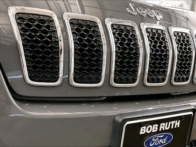 Used 2020 Jeep Cherokee Latitude Plus w/ Cold Weather Group AWD/4WD image 29