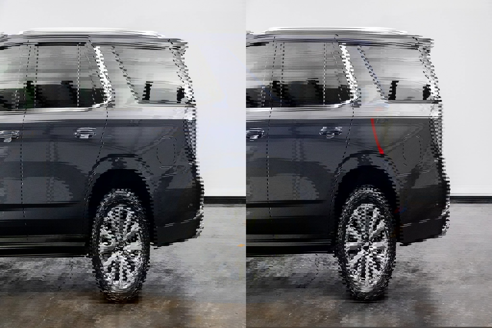 Used 2025 Chevrolet Tahoe High Country image 8