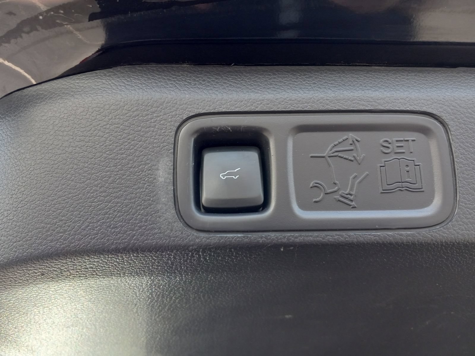 Used 2023 Ford Expedition Limited AWD/4WD image 12