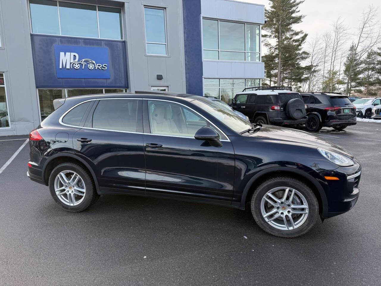 Used 2016 Porsche Cayenne AWD/4WD image 7