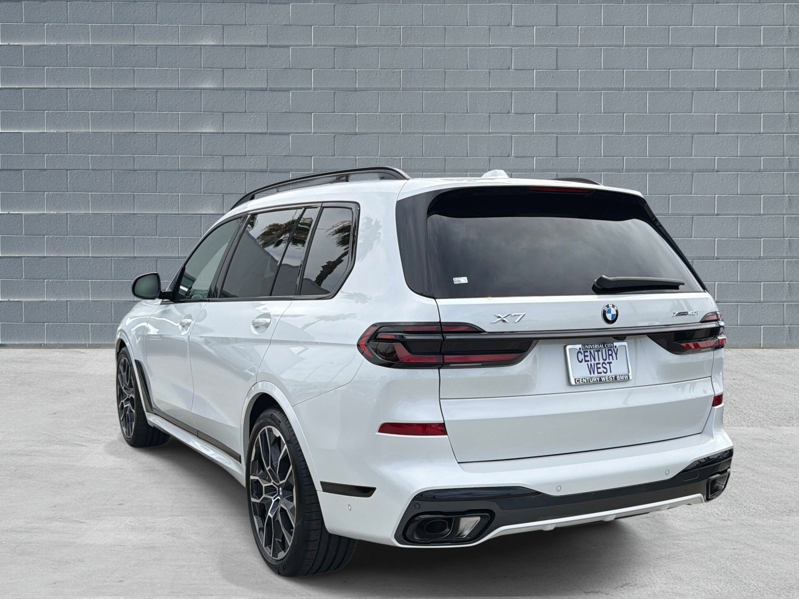New 2026 BMW X7 xDrive40i w/ M Sport Package image 3