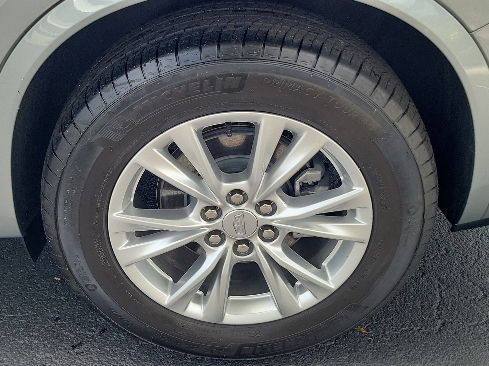 Used 2025 Cadillac XT6 Luxury FWD image 8
