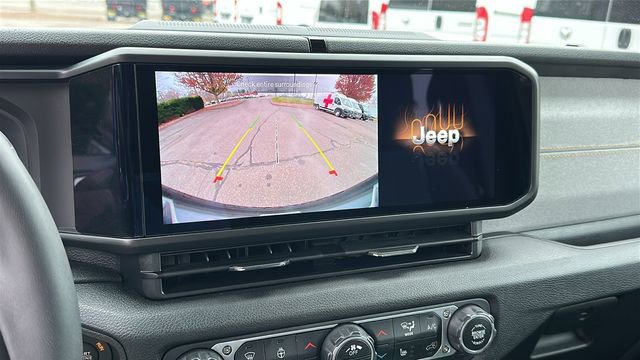 Used 2024 Jeep Wrangler Unlimited w/ Convenience Group image 15