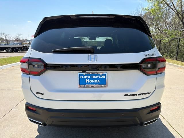 Used 2025 Honda Pilot Black Edition image 4