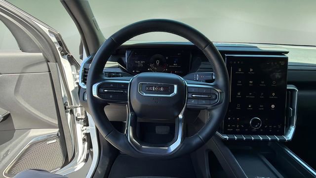 Used 2025 GMC Acadia Elevation FWD image 12
