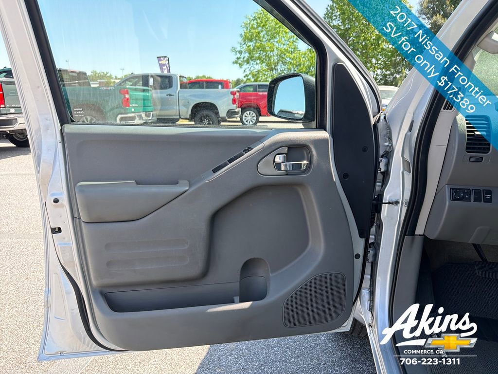 Used 2017 Nissan Frontier SV w/ SV Value Truck Package RWD image 16