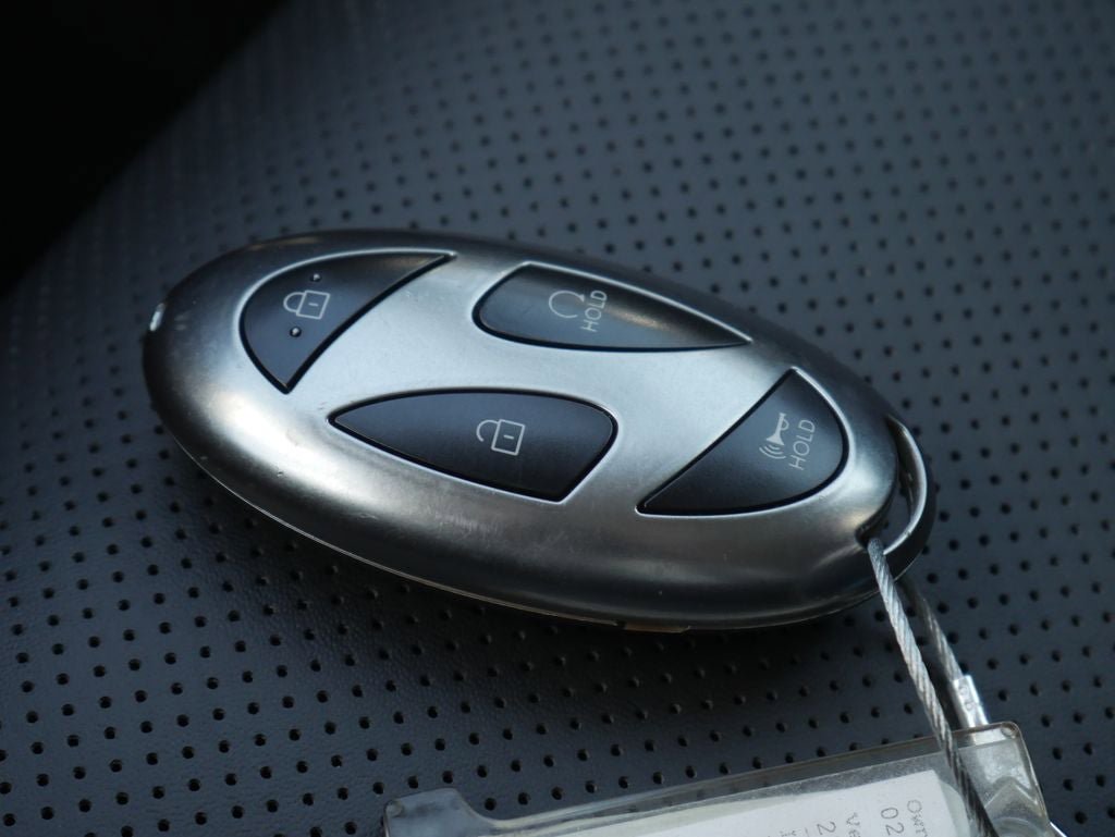 Used 2025 Hyundai Santa Fe SEL FWD image 15