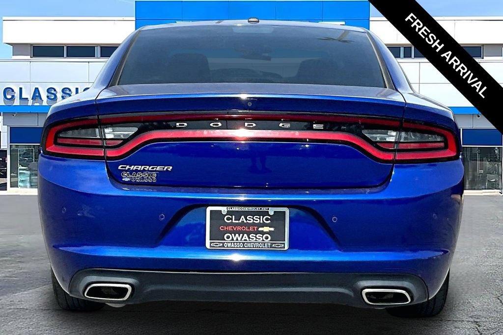 Used 2020 Dodge Charger SXT RWD image 4