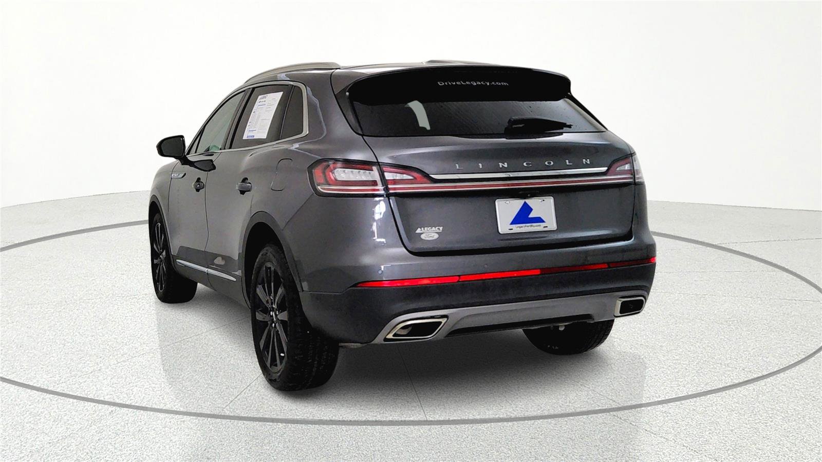 Used 2022 Lincoln Nautilus Reserve w/ Equipment Group 201A image 5