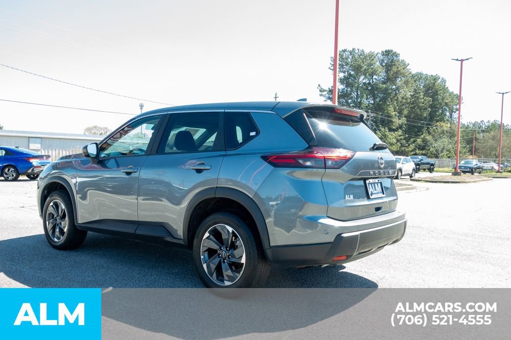 Used 2025 Nissan Rogue SV image 8