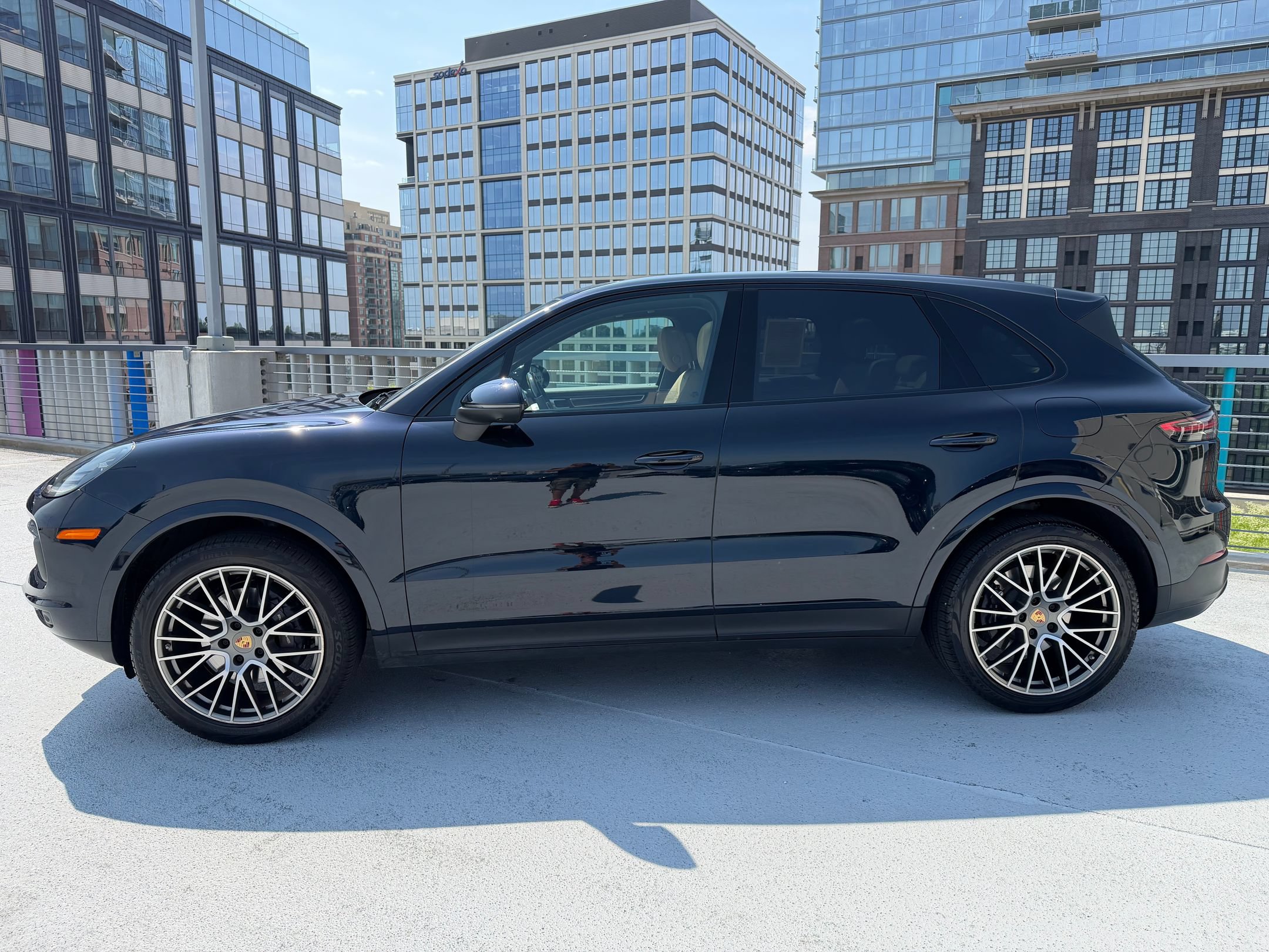 Certified 2023 Porsche Cayenne Platinum Edition AWD/4WD image 2