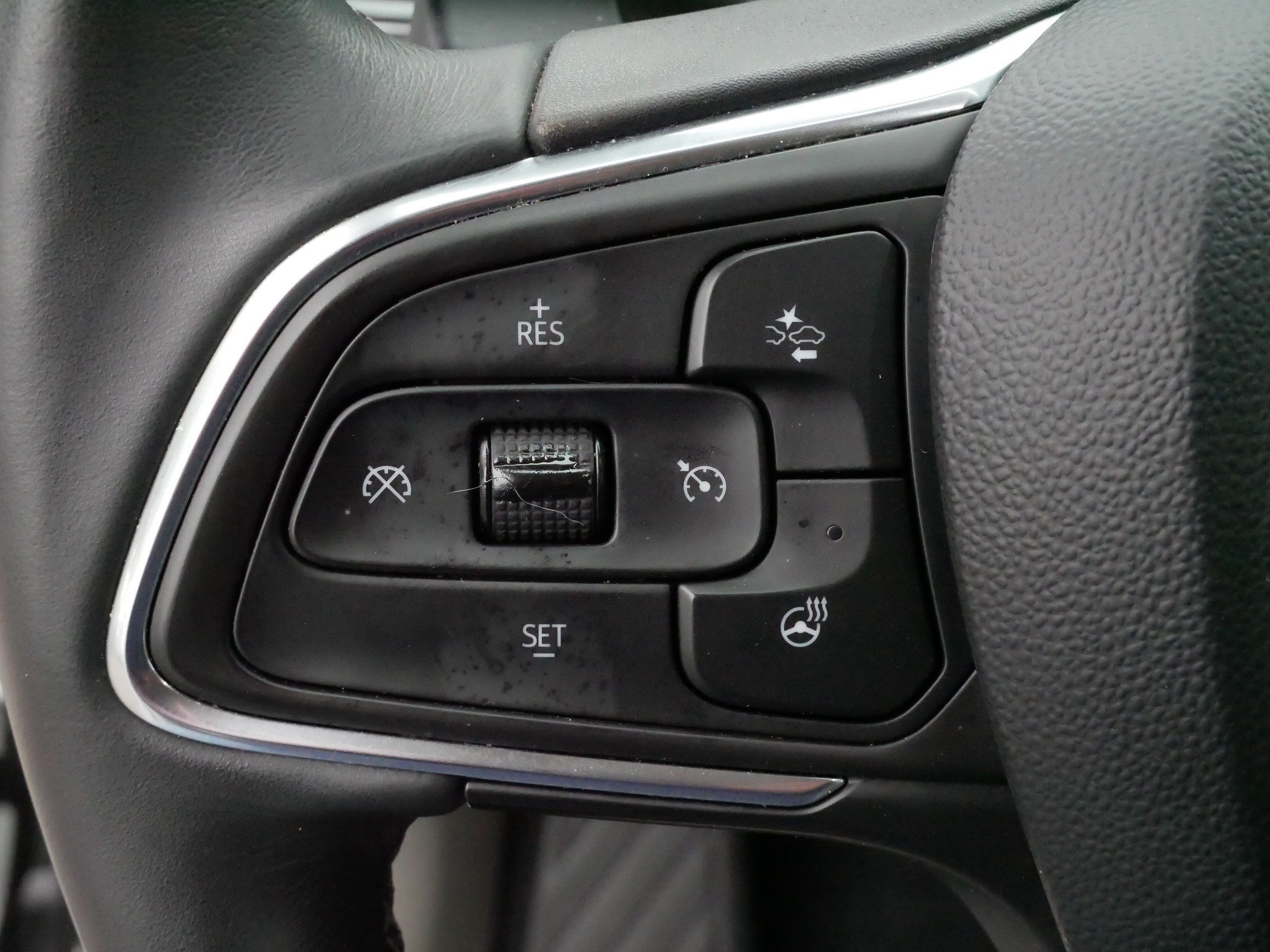 Used 2023 Buick Envision Essence AWD/4WD image 25