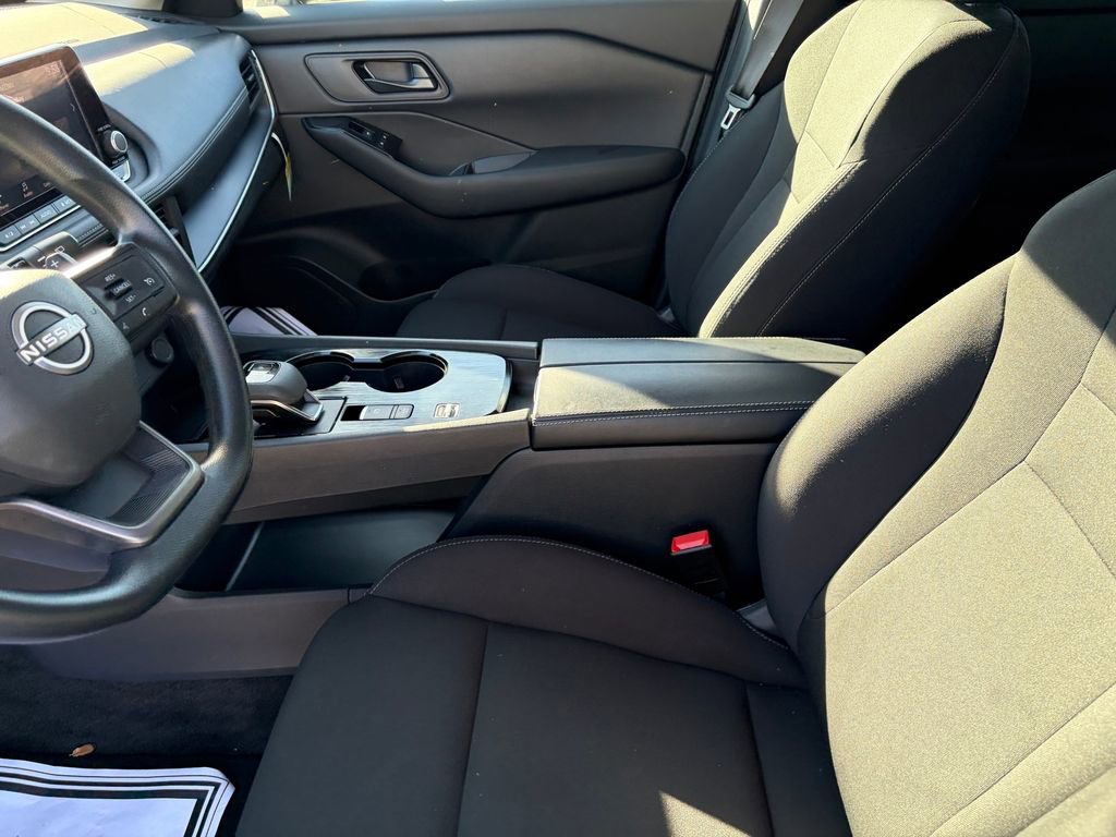 Certified 2025 Nissan Rogue S FWD image 9