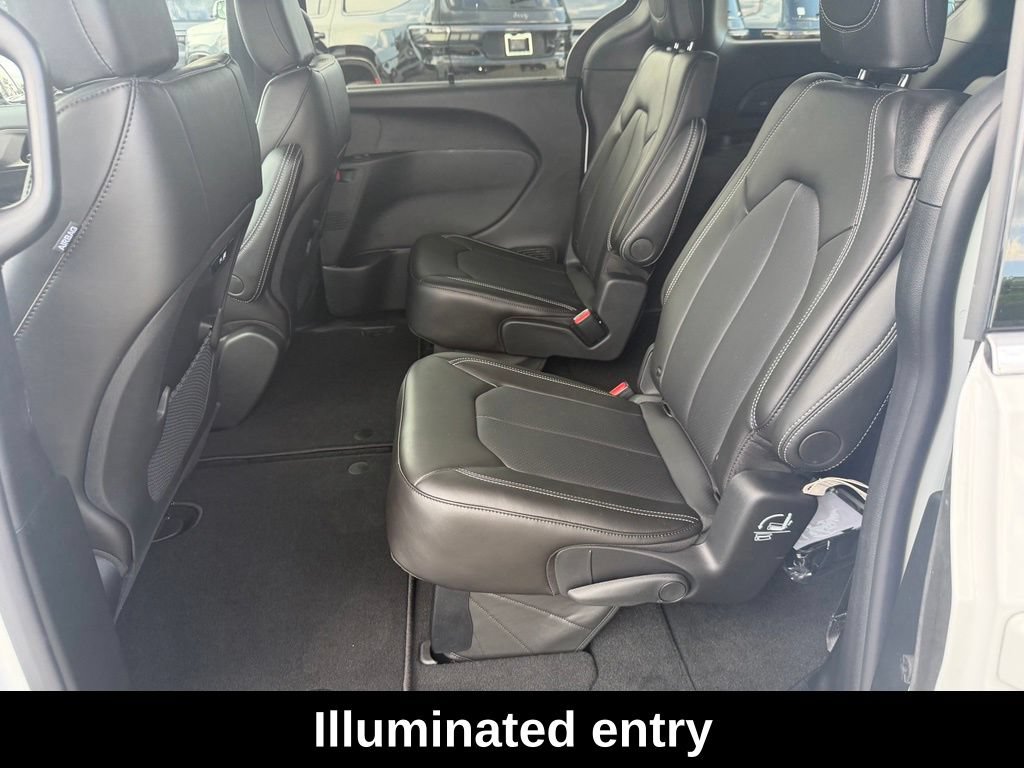 New 2027 Chrysler Pacifica Select w/ Family Tech Group FWD image 26