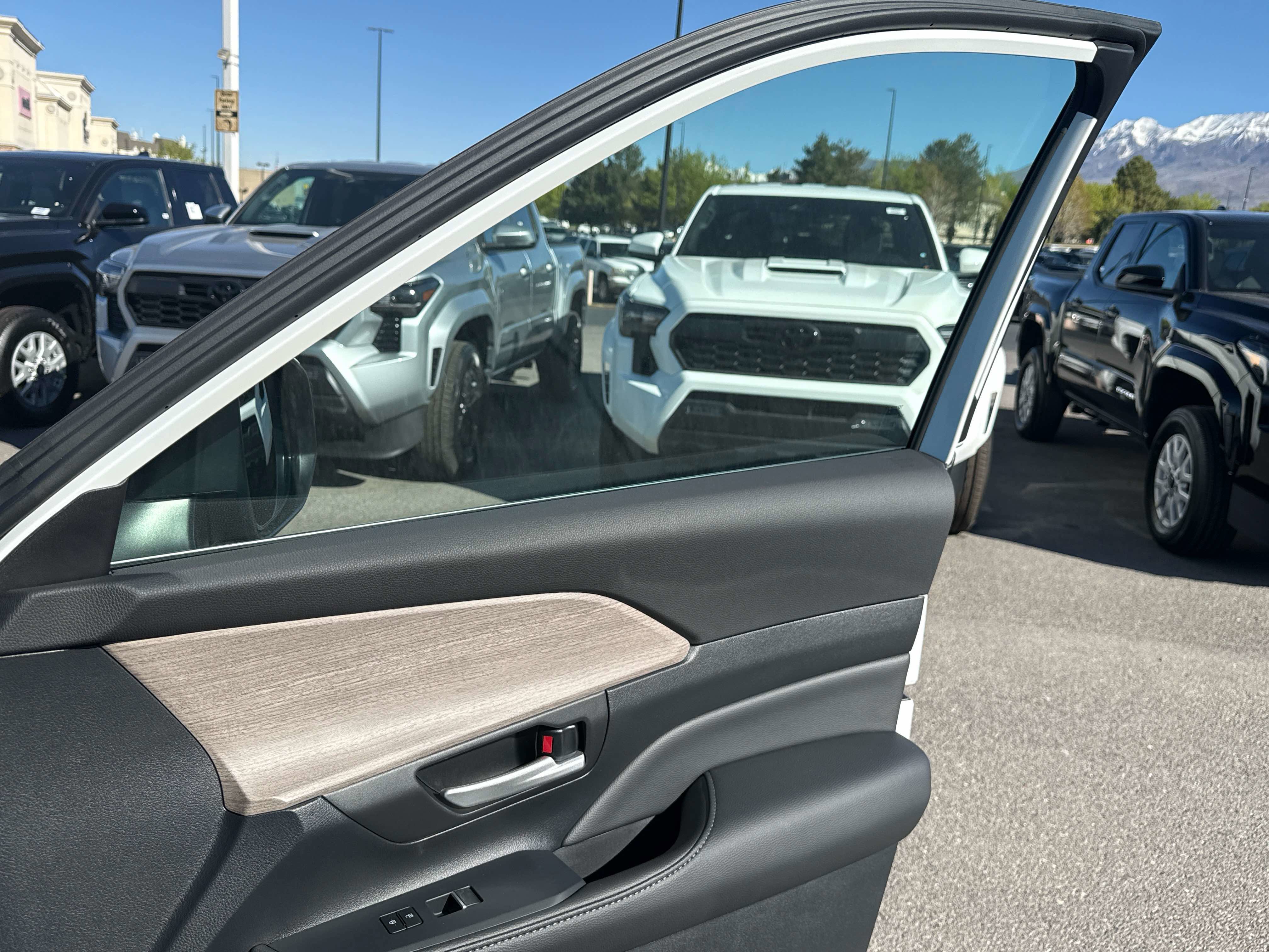 New 2026 Toyota Grand Highlander Limited image 18