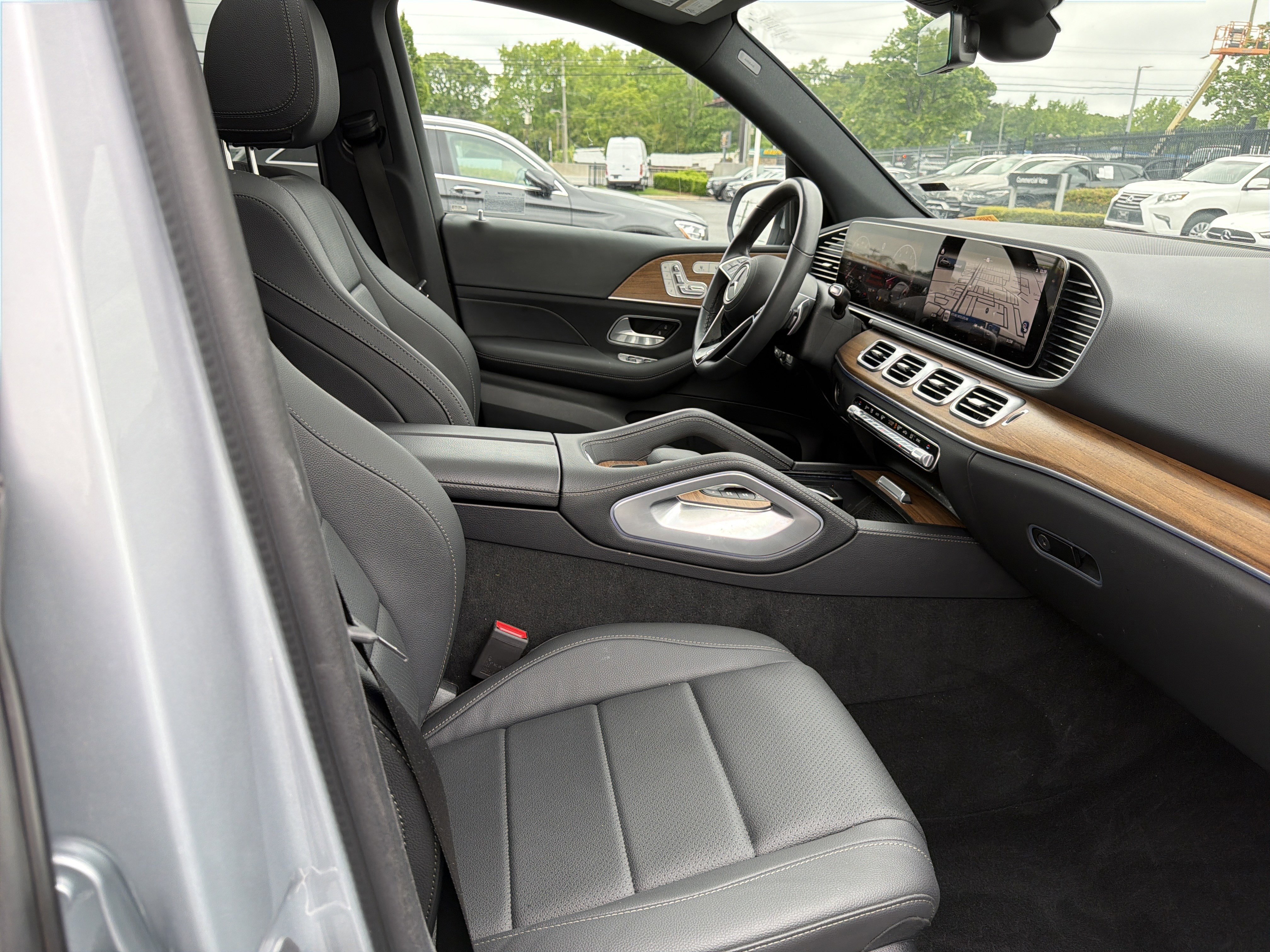 Used 2025 Mercedes-Benz GLE 350 4MATIC image 35
