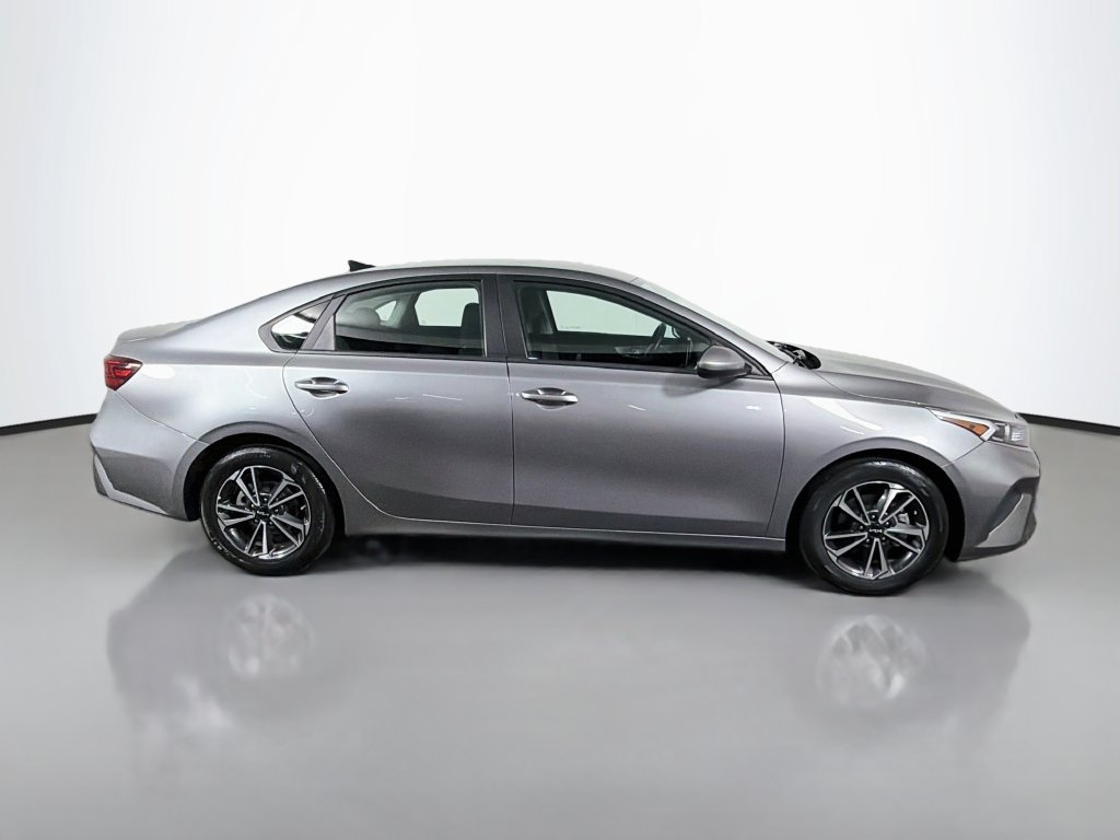 Used 2024 Kia Forte LXS FWD image 8