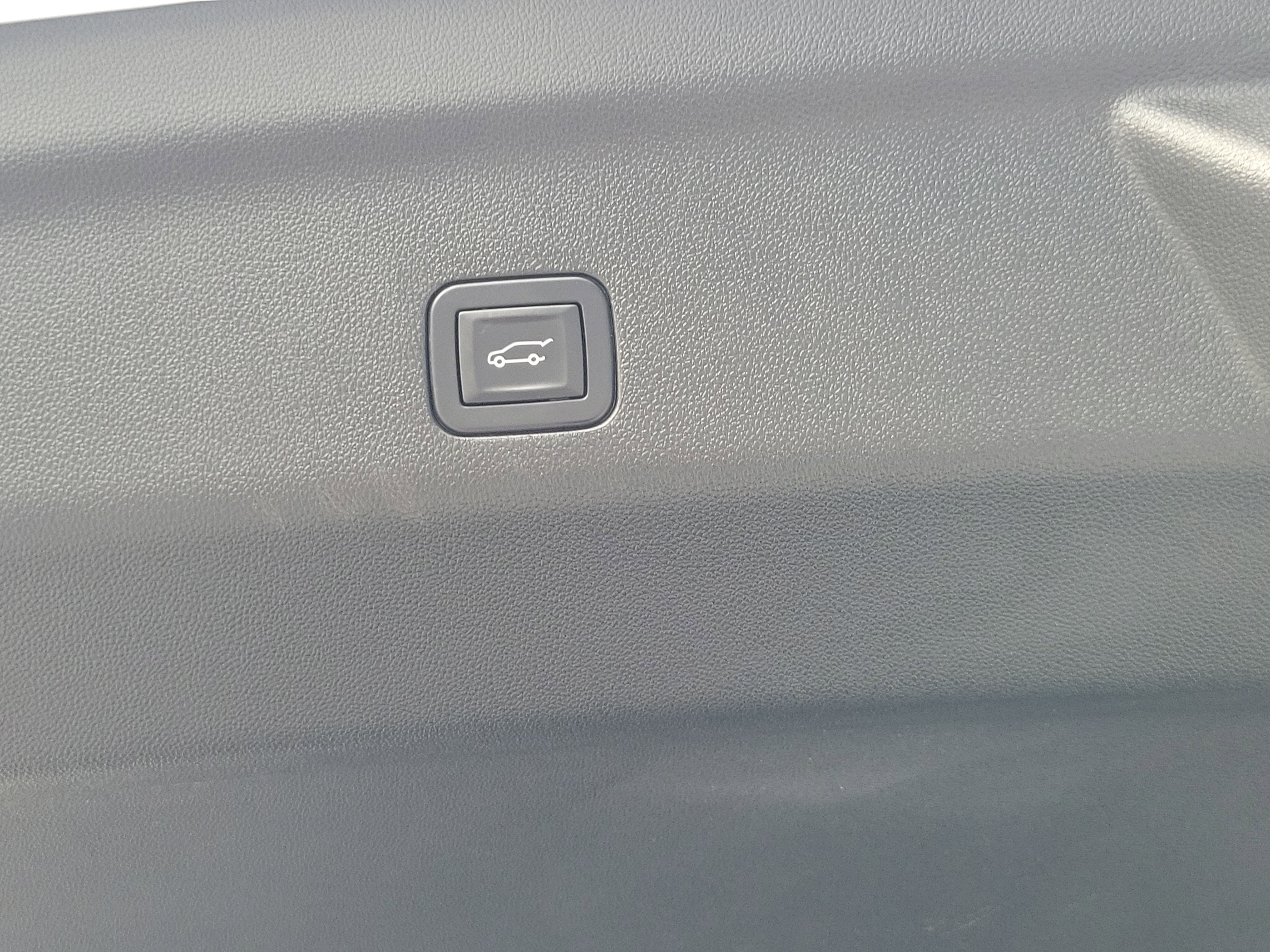 Used 2024 GMC Yukon XL SLT w/ SLT Premium Package RWD image 19