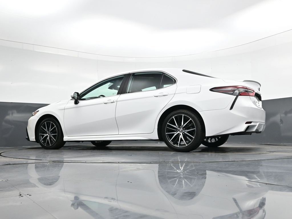 Used 2024 Toyota Camry SE image 36