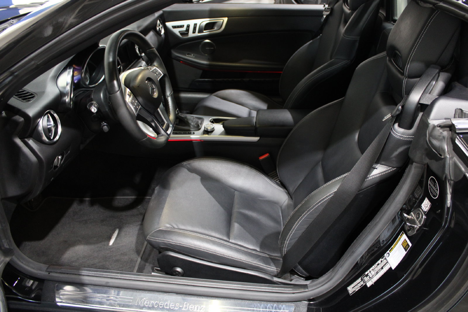 Used 2015 Mercedes-Benz SLK 250 image 22