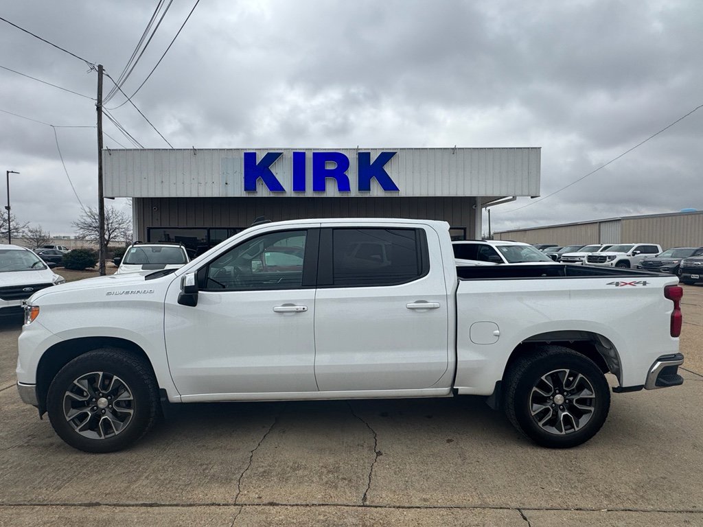 Used 2024 Chevrolet Silverado 1500 LT image 2