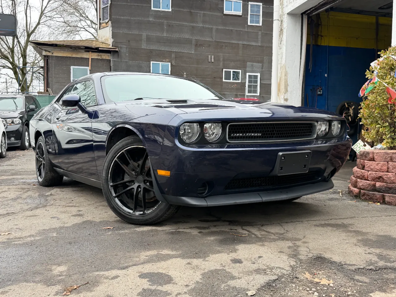 Used 2014 Dodge Challenger SXT RWD image 13