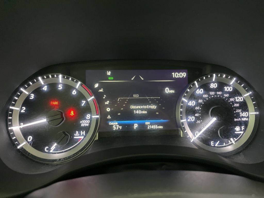 Used 2024 Toyota Highlander XLE AWD/4WD image 9