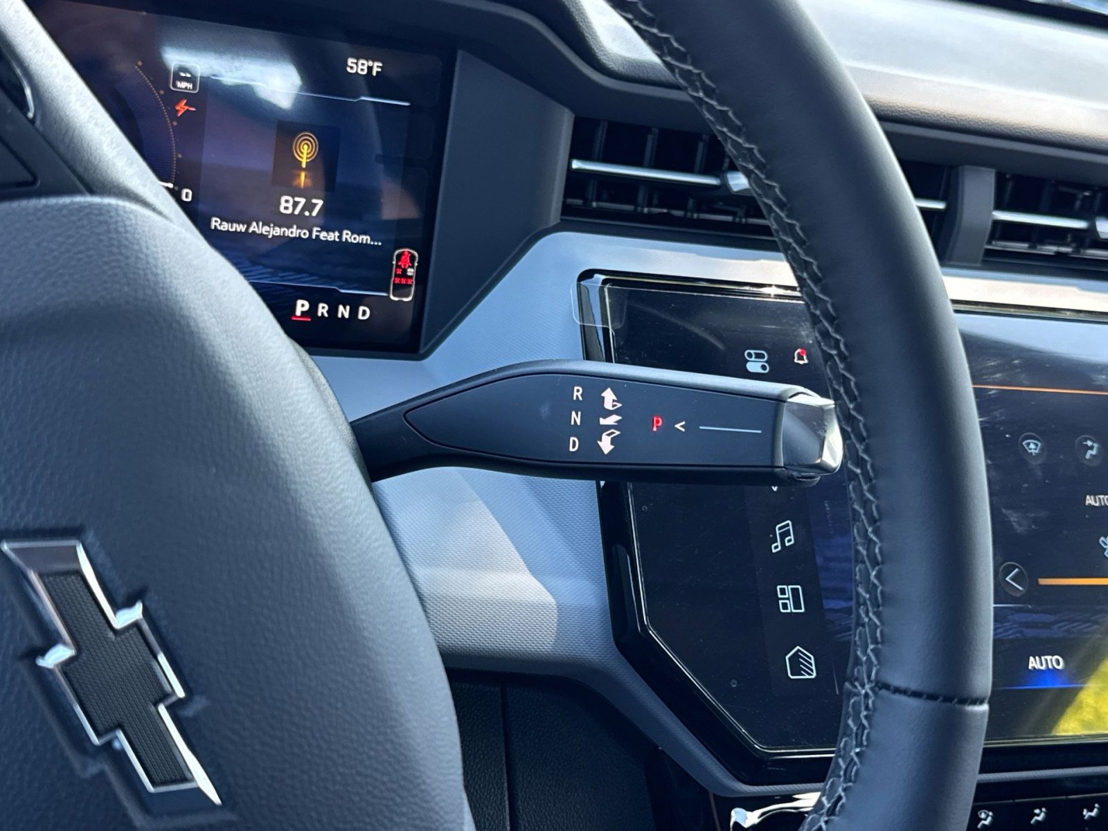 New 2027 Chevrolet Bolt LT w/ Comfort Package FWD image 22