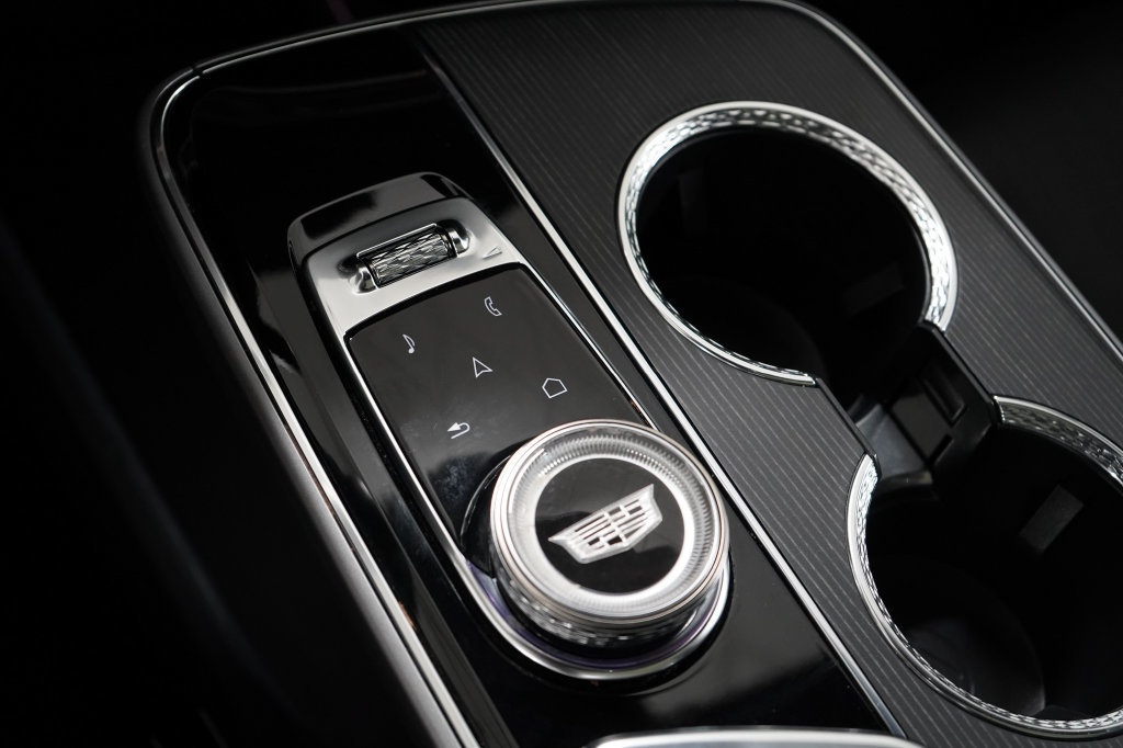 Used 2024 Cadillac Lyriq Luxury AWD/4WD image 20