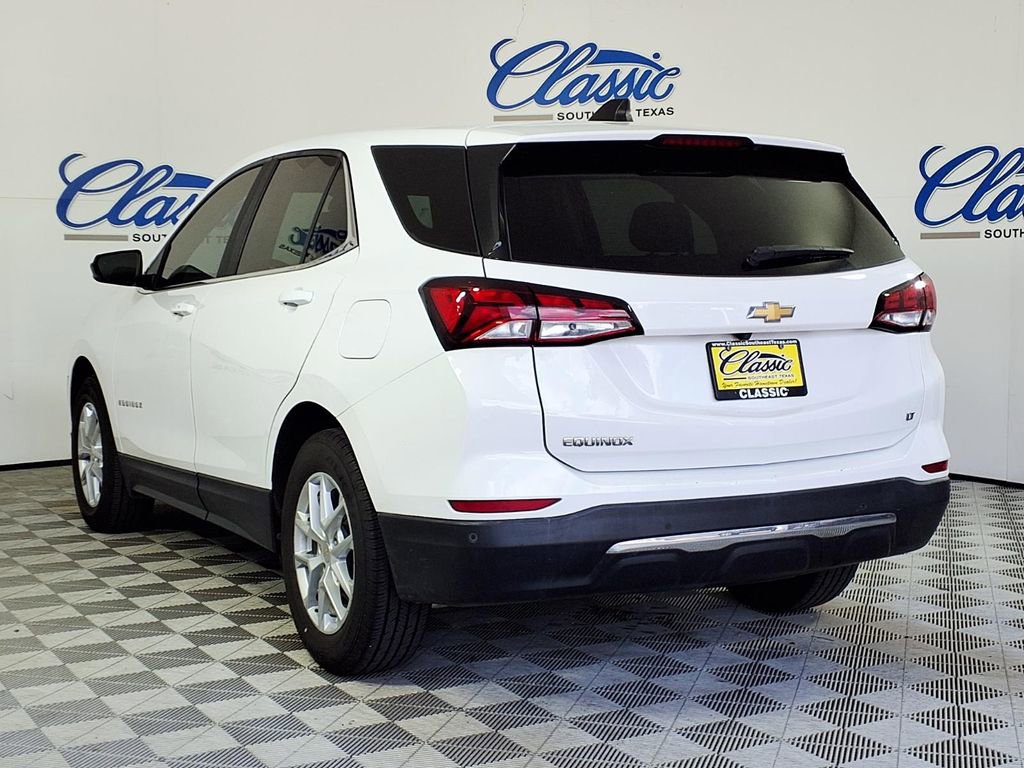 Used 2022 Chevrolet Equinox LT FWD image 2